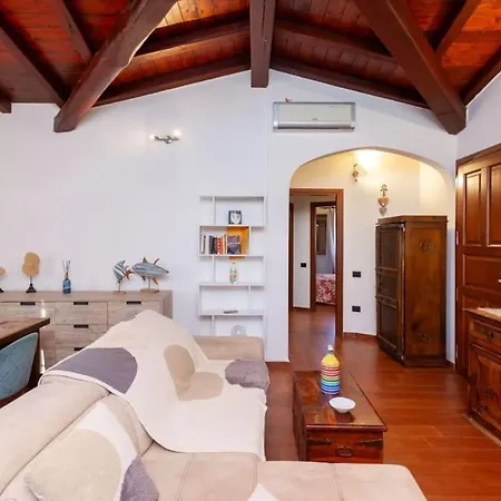 Monica Apartment *