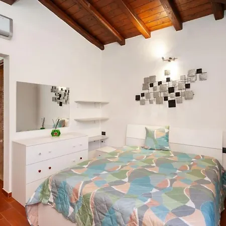 Monica Apartment